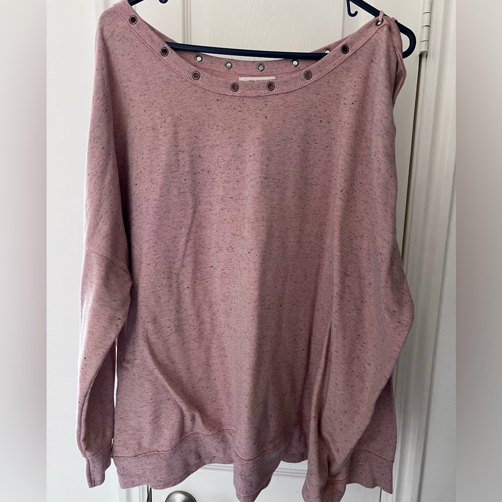Maurice's off the shoulder long sleeve blouse. Pink size 2X. Grommet detail